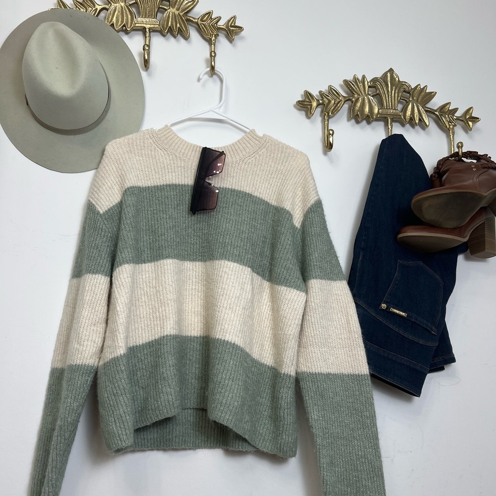 H&M Sweater - Picture 3 of 3